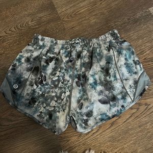 lululemon kaleidofloral print! size 4,2.5